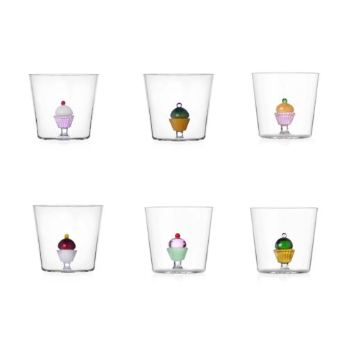 Bicchieri colorati per la tavola moderna 